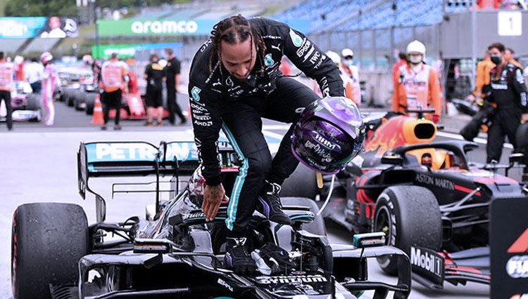 Lewis Hamilton Capai Kemenangan ke 100 di F1 GP Rusia