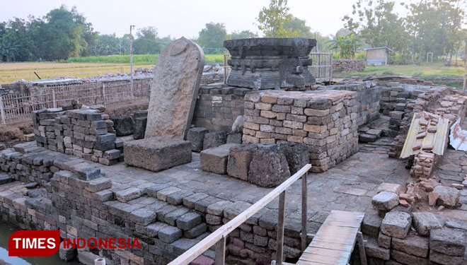 Candi Tribhuana Tunggadewi atau dikenal dengan Bhre Kahuripan atau lazim dikenal warga sebagai Watu Ondo. Selasa (28/9/2021)(Foto: Thaoqid Nur Hidayat/TIMES Indonesia)