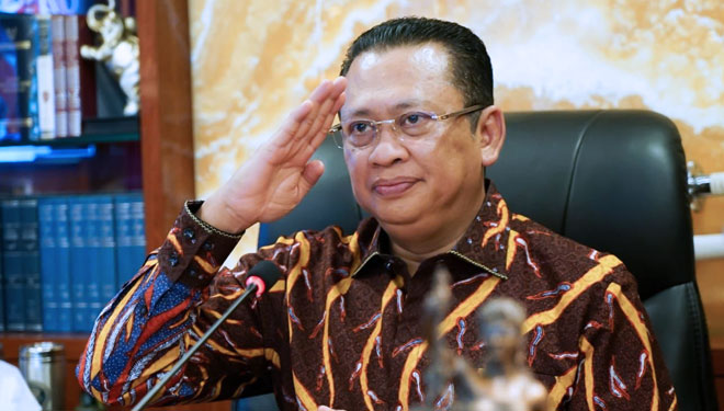 Ketua MPR RI Bambang Soesatyo dalam pertemuan bilateral dengan Ketua Dewan Nasional Majelis Permusyawaratan Politik Rakyat China Mr. Wang Yang, secara virtual dari Ruang Kerja Ketua MPR RI, di Jakarta, Senin (27/9/2021).. (FOTO: Dok. MPR RI).