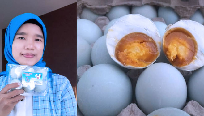 Umi Sa'adah dan produk telur asinnya. (Foto: Umi Sa'adah for TIMES Indonesia)