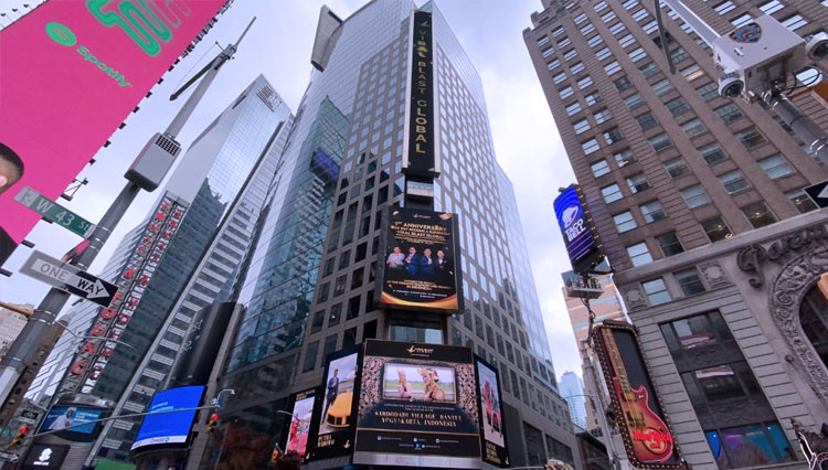 Pesona Desa Mandiri Budaya Sabdodadi Bantul, Daerah Istimewa Yogyakarta tampil di New York Times Square Amerika Serikat, Rabu (29/9/2021). (FOTO: Dok.Viral Blast Global) 
