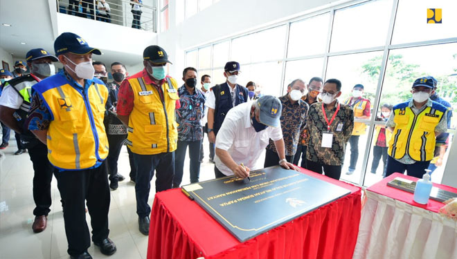 Tandatangani Prasasti Infrastruktur PON XX Papua, Menteri PUPR RI Apresiasi Kerjasama Tim