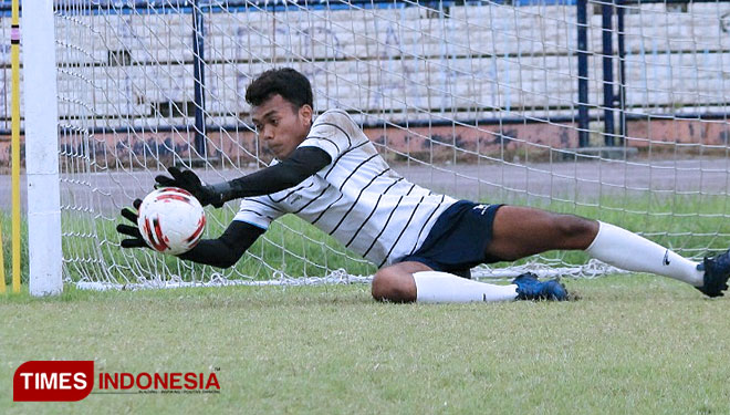 Sheva Meindieta, dalam latihan Persela Lamongan di Stadion Surajaya. (FOTO: MFA Rohmatillah/TIMES Indonesia)