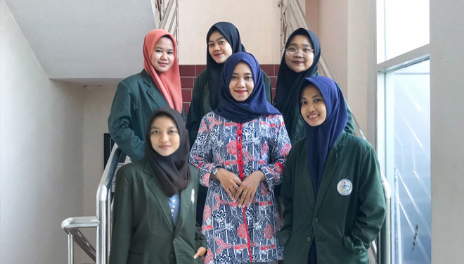 Tim riset mahasiswa Polnusa Surakarta bersama dosen pembimbing. (Humas Polnusa/Times Indonesia)
