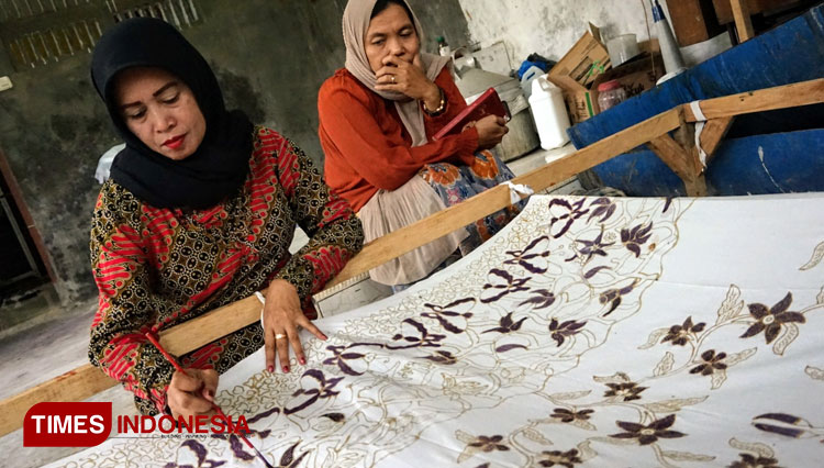 Batik Cabe a