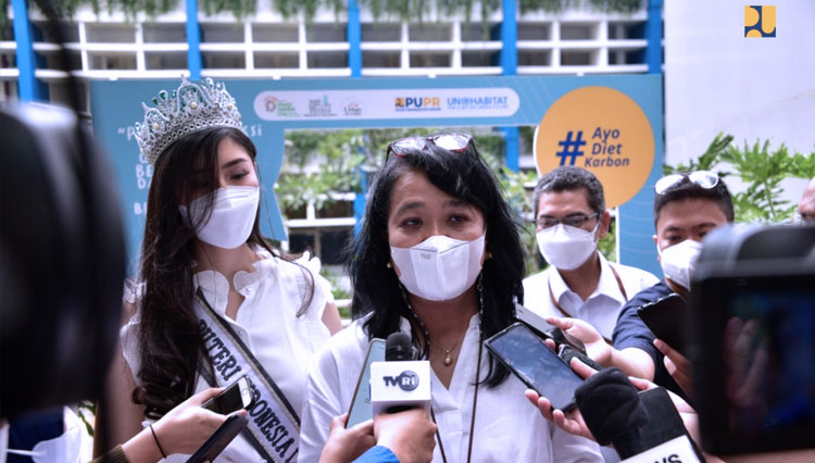 DirjenCipta-Karya-Diana-Kusumastuti-saat-press-briefing-Hari-Habitat-Duniadan-Hari-Kota-Dunia-2021-v3805e0a63c085e346.jpg