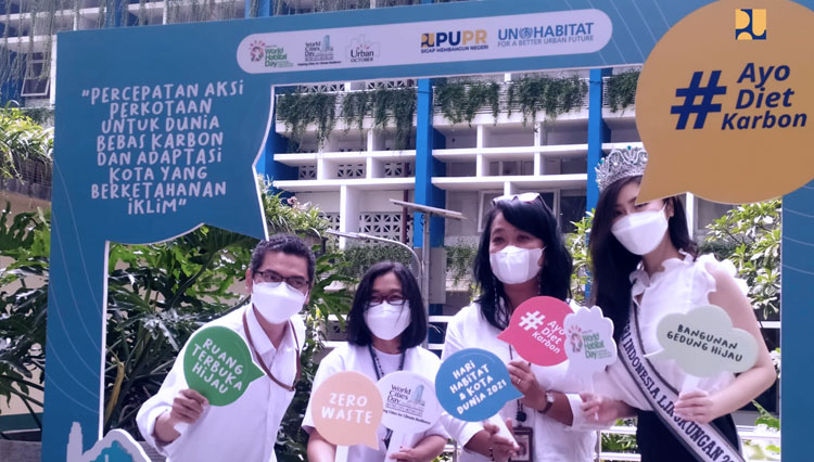 DirjenCipta-Karya-Diana-Kusumastuti-saat-press-briefing-Hari-Habitat-Duniadan-Hari-Kota-Dunia-2021-v44240e63a1385e836.jpg