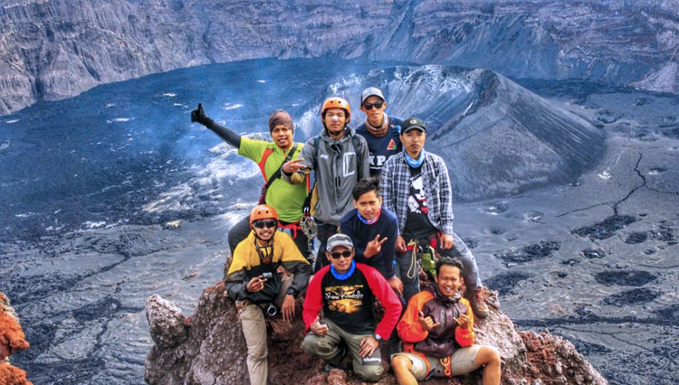 Pendakian-ke-Puncak-Gunung-Api-Raung-2.jpg