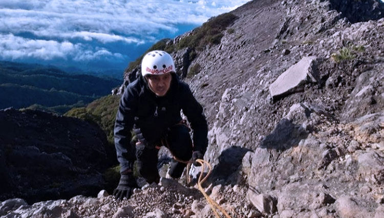 Pendakian ke Puncak Gunung Api Raung. (FOTO: Instagram raungcamp)