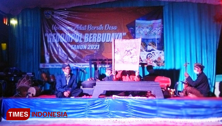 Lestarikan Budaya, Pemdes Gedompol Pacitan Gelar Ruwatan Wayang Beber