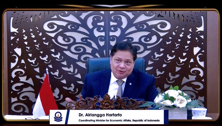 Menko Perekonomian RI Airlangga Hartarto memberikan sambutan pada acara Orientasi Monash University yang digelar secara virtual.