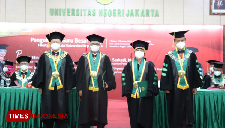Prof. Komarudin (Rektor UNJ), Prof. Sarkadi, Prof. Etin, dan Prof. Hafid (Ketua Senat UNJ). (FOTO: AJP TIMES Indonesia)