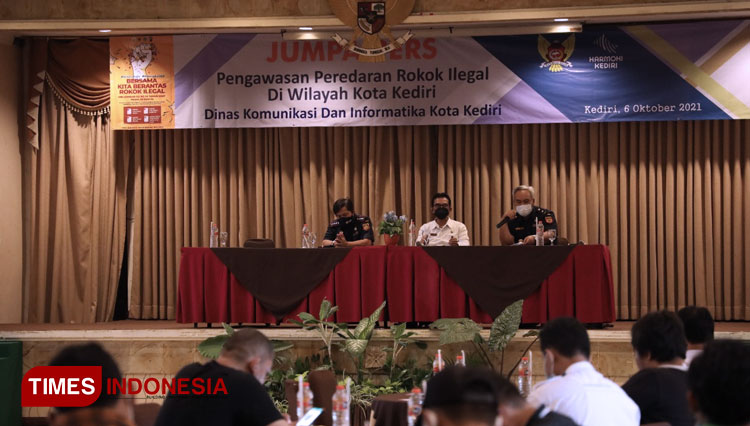 Diskominfo Bersama Bea dan Cukai Kediri Sosialisasikan Peredaran Rokok Ilegal