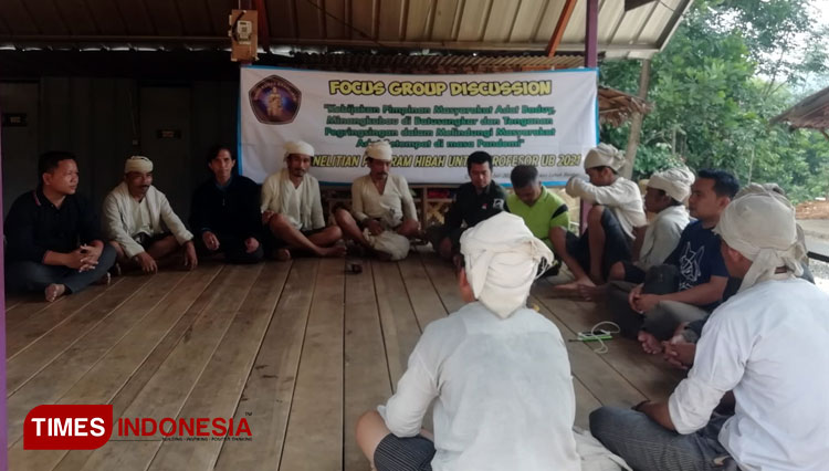 Guru Besar FH UB Teliti Kebijakan Tokoh Adat Baduy di Masa Pandemi