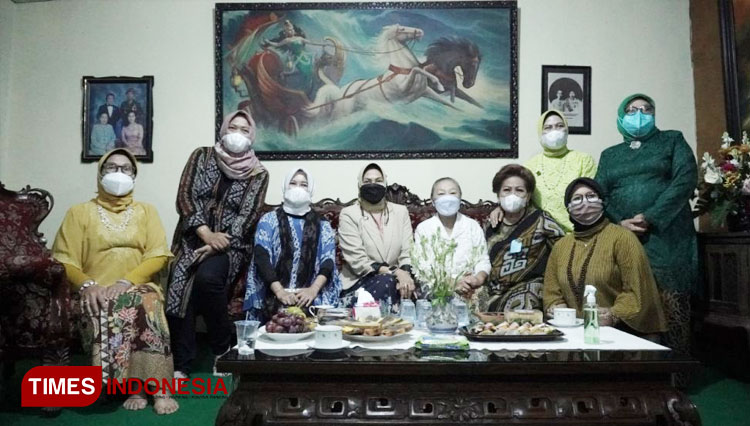 Maestro Batik Batu