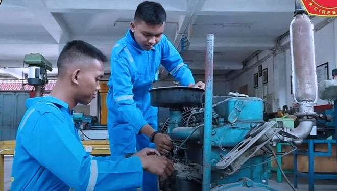 Direktur Akademi Maritim c