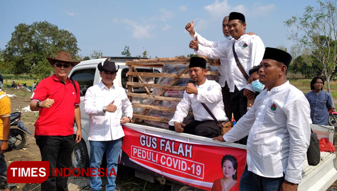 Wujudkan Kemandirian UMKM di Lamongan, Gus Falah Serahkan Roasting Kopi