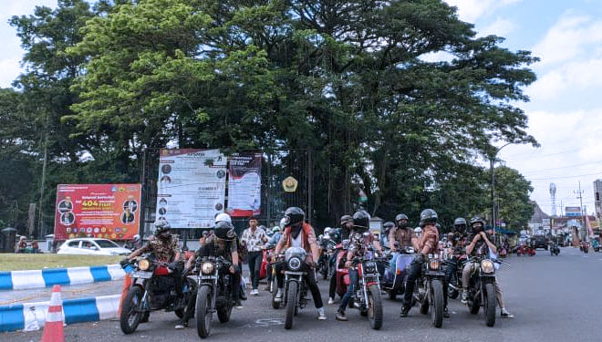 Dewata Rocker MG Chapter Jember, saat menggelar Batik Ride. (Foto: Arip Ripaldi TIMES Indonesia).