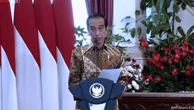 Presiden RI Jokowi meminta agar industri jasa keuangan melaksanakan literasi keuangan hingga pedesaan. (FOTO: Biro Pers Istana Kepresidenan)