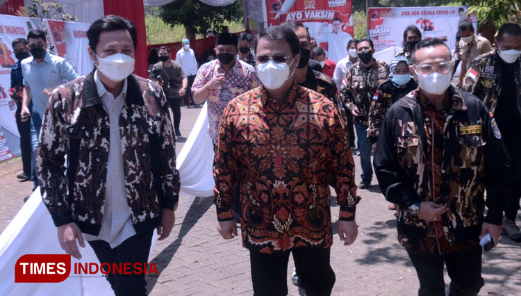 Ketua Umum PP GM FKPPI, Dwi Rianta Soerbakti bersama Wakil Ketua MPR RI Ahmad Basarah. (FOTO: Aditya Hendra/TIMES Indonesia)