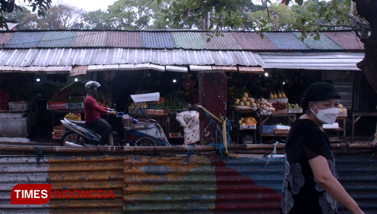 Suasana lapak pedagang di Pasar Blimbing, Kota Malang. (FOTO: Adhitya Hendra/TIMES Indonesia)