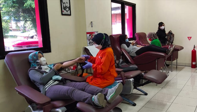 Kegiatan donor darah yang diselenggarakan IAI Cabang Jakarta Barat. (Foto: IAI Jakarta Barat for TIMES Indonesia)