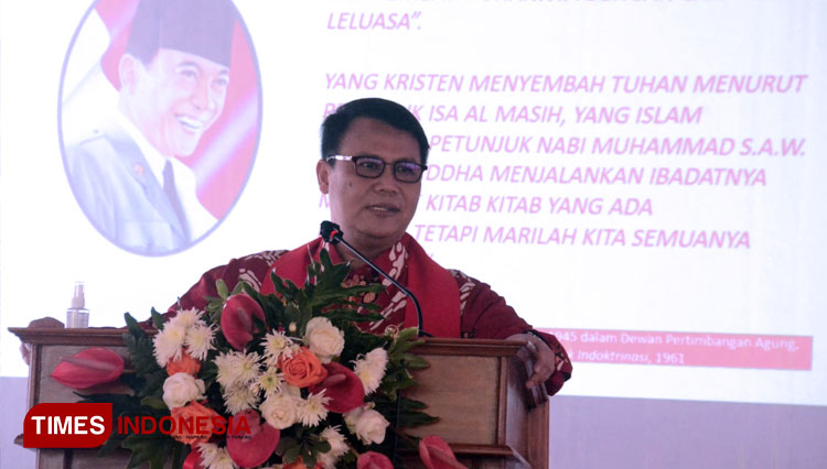 Wakil Ketua MPR RI, Ahmad Basarah saat memberikan sambutan dalam kegiatan Sosialisasi 4 Pilar di Kantor MA GKJW, Rabu (13/10/2021). (FOTO: Adhitya Hendra/TIMES Indonesia)