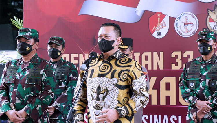 Ketua MPR RI Bambang Soesatyo saat baksos dan vaksinasi HUT TNI di Jakarta, Rabu (13/10/2021). (FOTO: Dok. MPR RI).