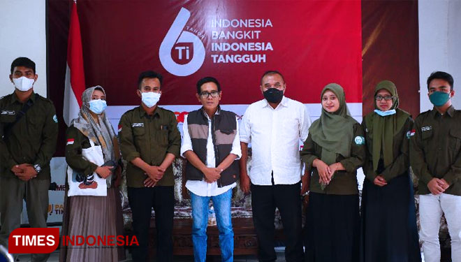 Mahasiswa IAI Al-Qolam Malang saat berkunjung ke Kantor Data TIMES Indonesia. (Foto: Dok. TIMES Indonesia)