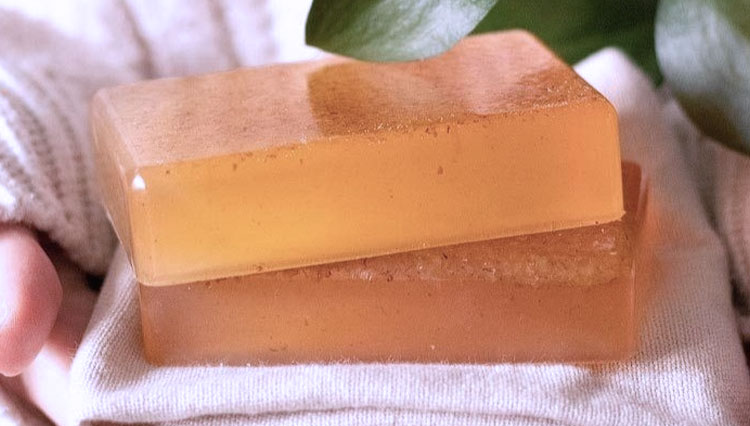 Solid shampoo, the eco-friendly version of the conventional liquid shampoo. (PHOTO: Pinterest)