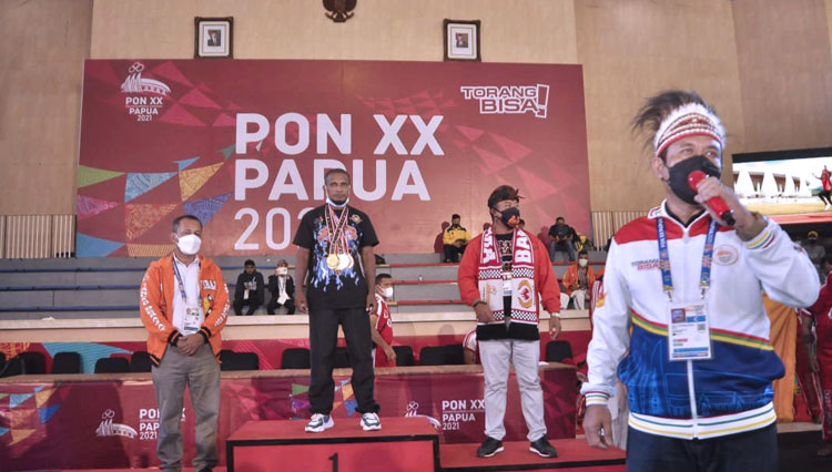 Ketua Harian PB KODRAT, Brigjen Pol Syamsul Bahri yang hadir mendampingi para atlit Tarung Derajat di PON XX Papua. (foto: PB Kodrat)