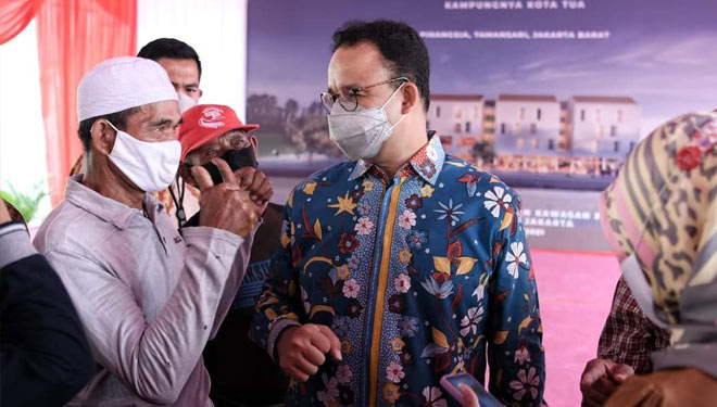 Gubernur DKI Jakarta Anies Baswedan bersama masyarakat. (FOTO: Pemprov DKI Jakarta)