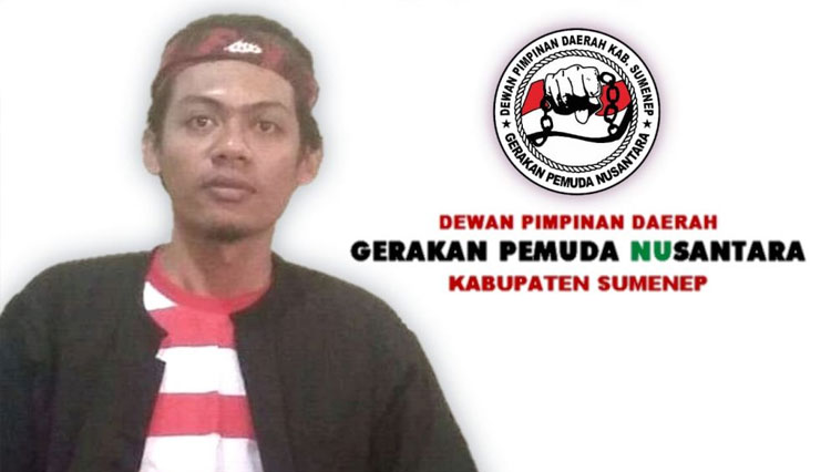 Ketua DPD Gerakan Pemuda Nusnatara Muhammad Hasip saat di teras warung kakek, Sumenep, Kamis (14/10/2021).