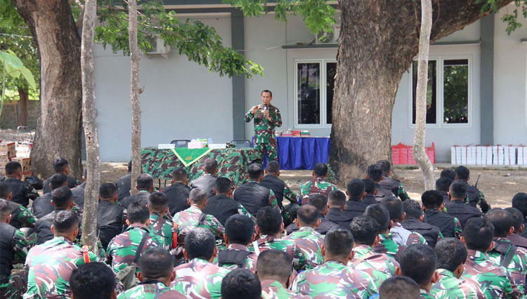 Danpussenarmed, Mayjen TNI Totok Imam Santoso saat memimpin latihan menembak senjata berat Menarmed 2 Kostrad. (Foto: Dok. Menarmed 2 Kostrad/TIMES Indonesia)