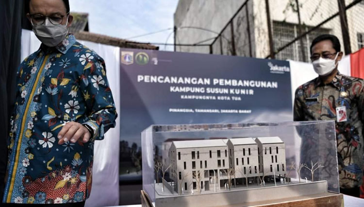 Gubernur Anies Baswedan kembali membangun beberapa Kampung Susun Kunir di Taman Sari, Jakarta Barat, Kamis (14/10/2021). (FOTO: Pemprov DKI Jakarta)