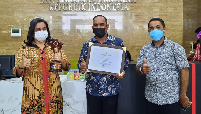 ​​​​​​​Kota Ambon menerima penghargaan Kota Layak Anak (KLA) dari Kementerian Pemberdayaan Perempuan dan Perlindungan Anak (PPPA) pada Kamis (14/10/2021) di Jakarta.