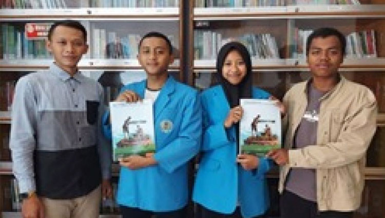 TIM PKM-RSH Unipma Madiun bersama dosen pembimbing kembangkan modul literasi berbasis budaya lokal Madiun untuk siswa SD. (Foto: Tim PKM-RSH for TIMES Indonesia)