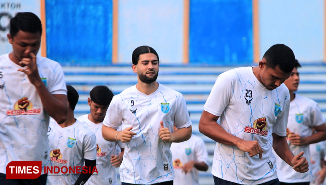 Papan Klasemen Jadi Motivasi Persela Lamongan Untuk Kalahkan Madura United Times Indonesia<script async src=