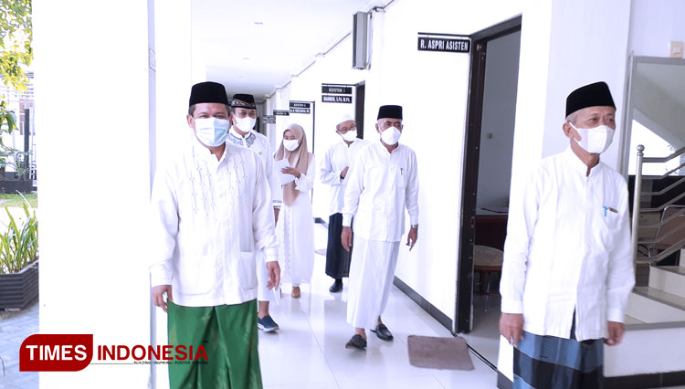 Peringati Hari Santri Nasional, Selama Sepekan ASN Pacitan Wajib Sarungan