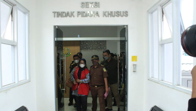 Diduga Korupsi Rp 1,635 Miliar, Kejari Sidoarjo Tahan Bendahara PNPM Kecamatan Jabon