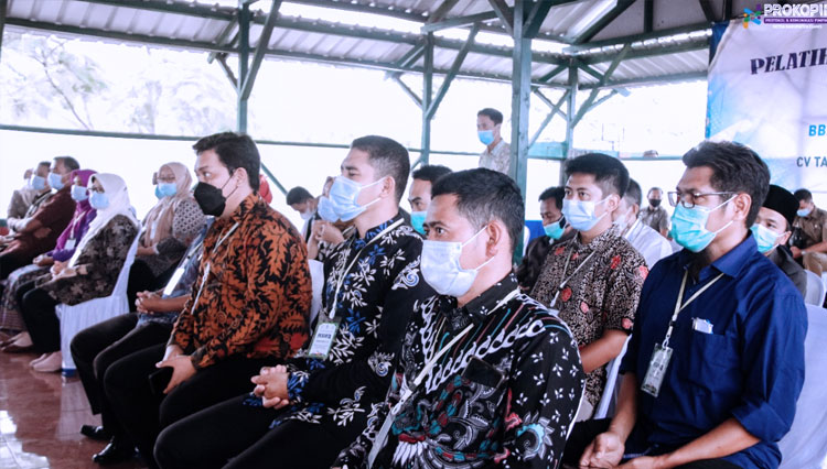 Para-peserta-pelatihan-Upskilling-dan-Reskilling-Guru-SMK-Pertanian-se-Indonesia-bertempat685ef59a560beb22.jpg
