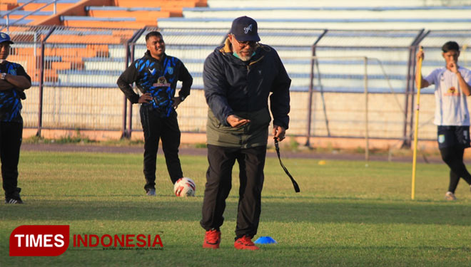 Jelang Bentrok, Pelatih Persela Lamongan dan Persebaya Surabaya Saling Lempar Pujian