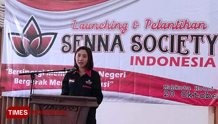 memberikan-sambutan-usai-launching-dan-pelantikan-Senna-Society-Indonesia-2.jpg
