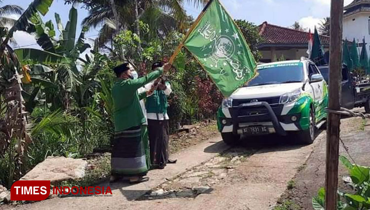 Suasana saat pemberangkatan kirab resolusi jihad yang dipimpin lansung Ketua PCNU Pacitan (Foto: Rojihan/TIMES Indonesia)