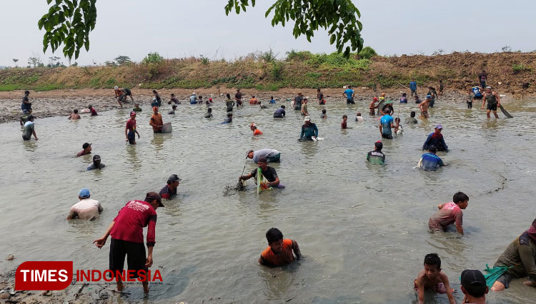 tradisi Nyusuk Gresik