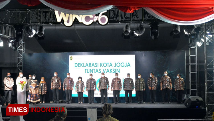 Pemerintah Kota Yogyakarta mendeklarasikan Kota Yogyakarta tuntas vaksin bersama steak holder. (FOTO: Pemkot Yogyakarta for TIMES Indonesia)