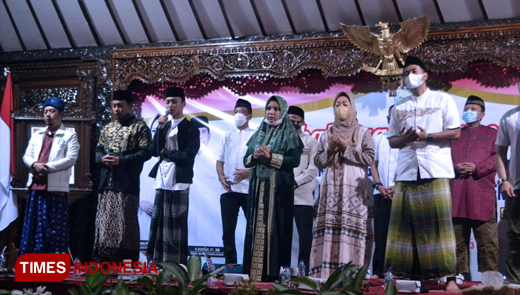 Pemkab-Purbalingga-bersholawat-bersama-Gus-Azmi-2.jpg