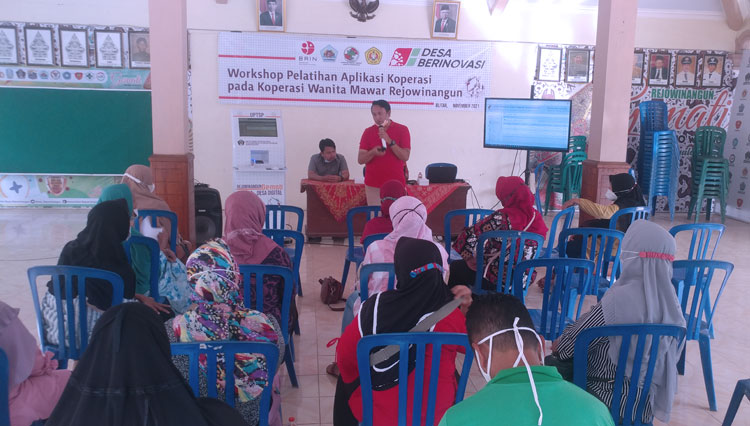 Desa Rejowinangun Kecamatan Kademangan menggelar Workshop Pelatihan Aplikasi Koperasi Simpan Pinjam, Sabtu,(23 /10/2021). (Foto: Desa Rejowinangun)