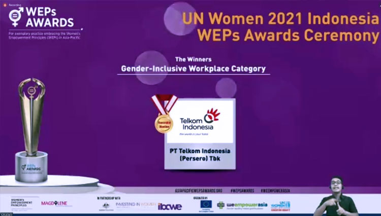 PT Telkom Indonesia (Persero) Tbk saat meraih penghargaan dalam ajang Women’s Empowerment Principles (WEPs) Awards. (FOTO: Dok. PT Telkom)