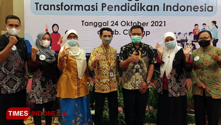 Alumni Guru Penggerak usai Seminar Guru Penggerak, Minggu, 24 Oktober 2021. (FOTO: Heni Purwono for TIMES Indonesia)